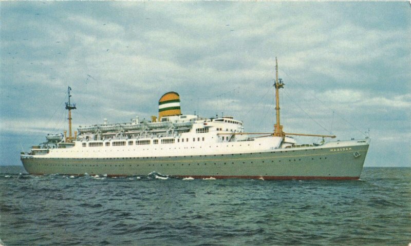 S.S. Maasdam Holland-America Cruise Line Postcard 2R3-528 