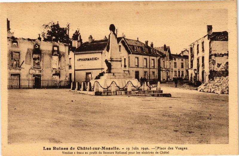 CPA Les Ruines de CHATEL-sur-MOSELLE-Place des Vosges (184806)