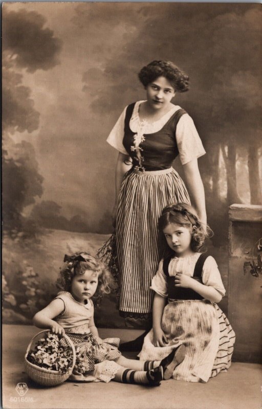 Mother With Her Kids Vintage RPPC 09.75