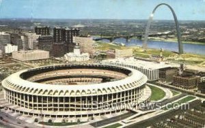 Civic Center & Gateway Arch in St. Louis, Missouri