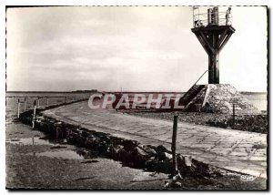 Postcard Modern Noirmoutier Passage du Gois Vendee Automobile