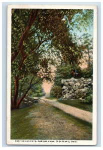 C.1900-07 Past Devils Cave, Gordon Park, Cleveland, Ohio. Postcard P154E