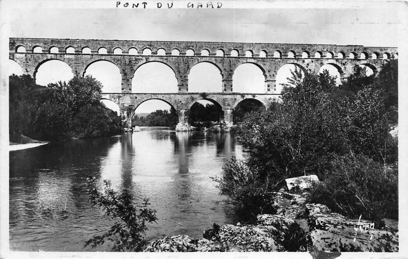 BR10007 Nimes Le pont du gard  france