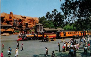 Calico Square Knott's Berry Farm and Ghost Town Buena Park CA Postcard PC388