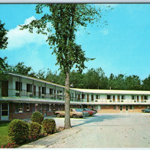 c1970s Mackinaw City, MI Flamingo Motel PC Parked Car Roadside Summer Scene A230