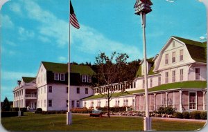 Portage Point Inn, Onekama MI c1957 Vintage Postcard S06