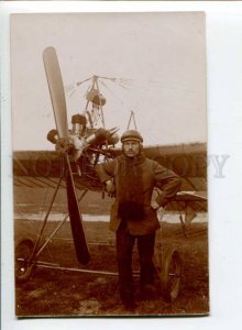 299637 HISTORY AVIATION pilot at his airplane Vintage photo postcard