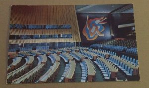 VINTAGE UNUSED  POSTCARD GENERAL ASSEMBLY HALL UNITED NATIONS, NEW YORK CITY