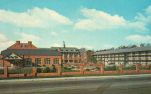 Vintage Postcard View of Heritage Inn Williamsburg Virginia