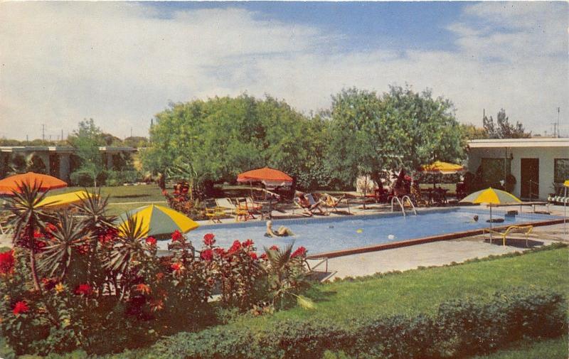 Corpus Christi Texas~Broadlawn Motor Hotel~Swimming Pool~Old Lady in Tube~1950s