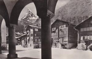 Switzerland Zermatt Kirchplatz mit Matterhorn 1950 Photo