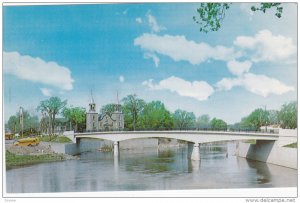 Bridge, Church of the town, CHATEAGUAY, Quebec, Canada, 40-60´s