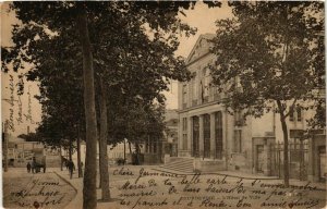 CPA Hauts-de-Seine Courbevoie L'Hotel de Ville (983146)