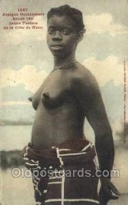 Jeune Femme De La Cote De Kvoo African Nude Postal Used Unknown crease left t...