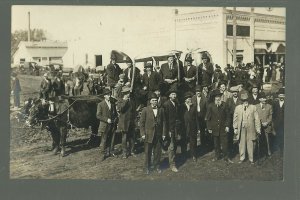 Madison MINNESOTA RPPC 1911 COVERED WAGON Homecoming DIGNITARIES nr Dawson COWS