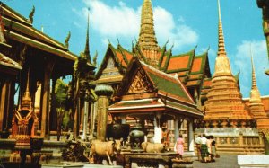 Vintage Postcard Scenery Of Wat Pra Keo In The Grand Palace Bangkok Thailand