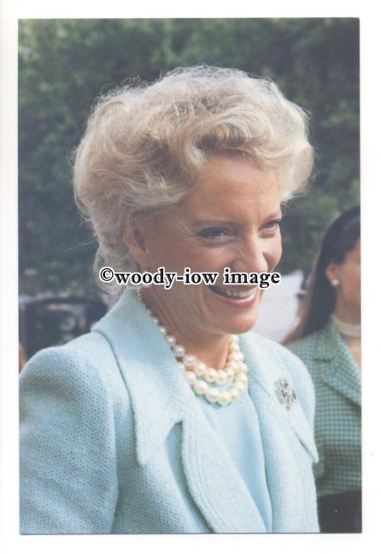 pq0240 - Princess Michael of Kent at Birmingham 1995 - postcard