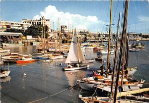 BR22301 Royan le Port ship bateaux france