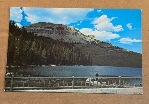 POSTCARD UNUSED - BEARTOOTH LAKE AND BUTTE, WYOMING