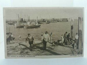 Antique Postcard Fishermen Sorting Fish at Fish Market in The Harbour Folkestone