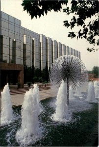 Xian, China  THE GOLDEN FLOWER HOTEL~Fountain  Kowin/Sara Hotel  4X6 Postcard