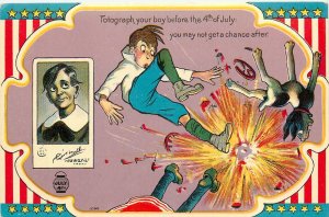 1910 4th July Fire Workd accident Comic Humor artist impression Postcard 26-84
