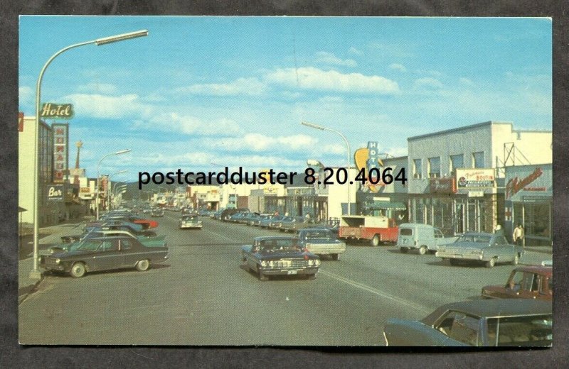 h5051 - CHIBOUGAMAU Quebec 1970s Commercial Centre. Cars, Stores