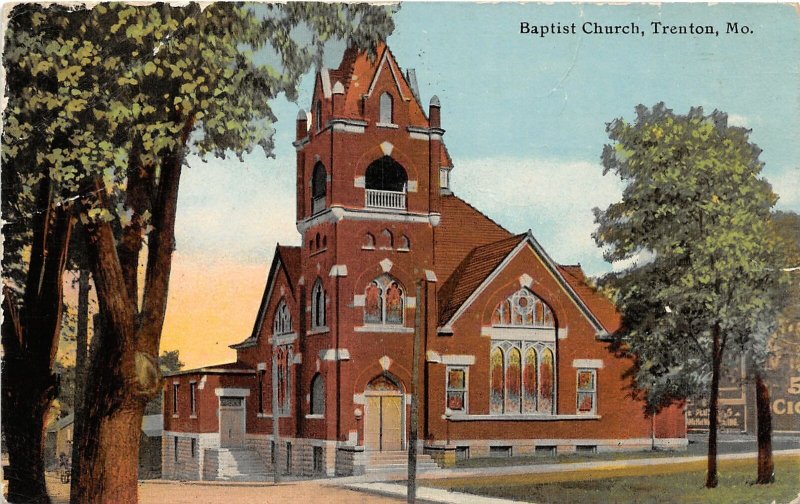 G77/ Trenton Missouri Postcard 1911 Baptist Church Building