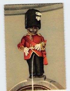 Postcard Manneken-Pis als Welsh Guards, Brussels, Belgium