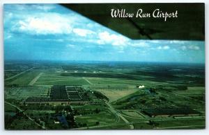 Postcard MI Detroit Willow Run Airport and The General Motors Plant E03