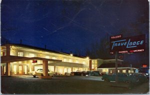 postcard Toledo Ohio - TraveLodge - exterior night view