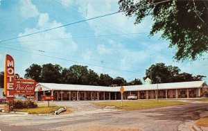 CLAXTON, Georgia GA    PEN-LEAH MOTEL  Evans County  ROADSIDE  1963 Postcard