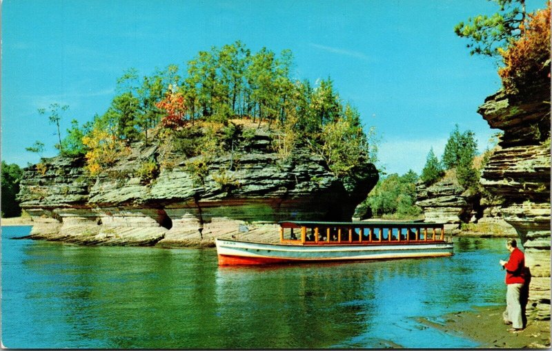 Lone Rock Wisconsin Lower Dells Wisconsin Scenic Boat Tour Chrome Postcard 