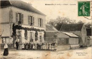 CPA ORSONVILLE - École - La Sortie (215439)