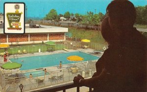 KNOXVILLE, Tennessee TN   HOLIDAY INN CENTRAL MOTEL  Pool  ROADSIDE  Postcard