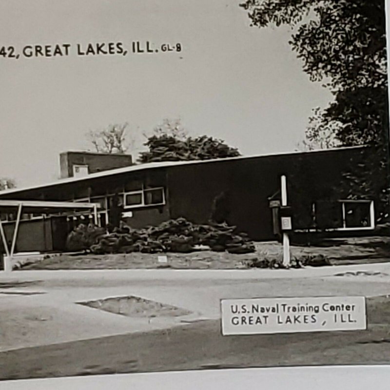 Vintage Postcard US Naval Training Center Great Lakes Illinois Building 42