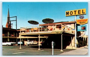 THE DALLES, OR ~ Roadside OREGON MOTOR MOTEL c1960s Cars Wasco County Postcard