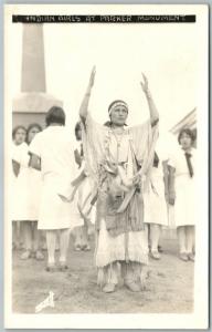 AMERICAN INDIAN GIRLS AT PARKER MONUMENT VINTAGE REAL PHOTO POSTCARD RPPC