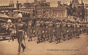 BR62703 the beef eaters at the tower of london  military london   uk