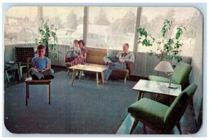 Tourinns Motor Courts Interior View Fort Wayne Indiana IN Vintage Postcard