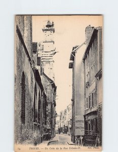 Postcard Un Coin de la Rue Urbain-IV, Troyes, France