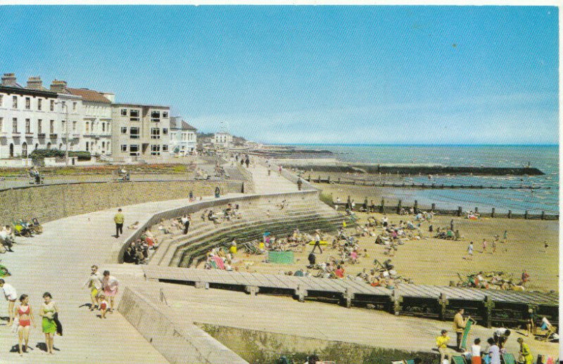 Essex Postcard - The Esplanade and Beach - Walton-on-the-Naze - Ref TZ1627