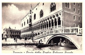 Venezia , Ponte della Paglia Palara Ducale