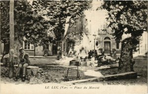 CPA Le Luc Place du Marché vasque femme (982971)