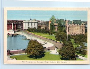 Postcard - The Causeway and Empress Hotel - Victoria, Canada