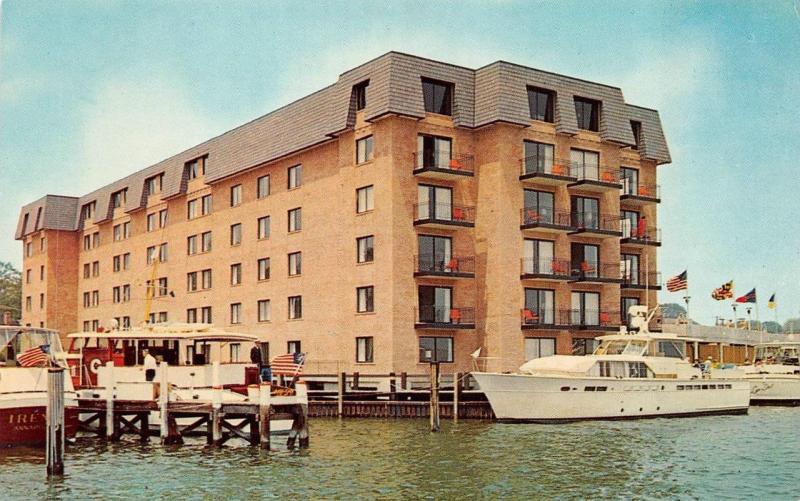 ANNAPOLIS, MD Maryland STATLER HILTON INN~Dock & Boat  ROADSIDE  Chrome Postcard