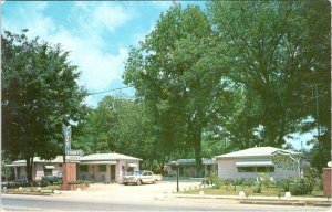 Talbotton, GA Georgia  LEVERT COURTS~Joe Wells ROADSIDE MOTEL  ca1950's Postcard
