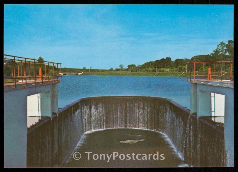 Bebedouro - Vertedouro do Lago Artificial