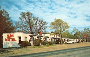 LE ROI MOTEL Eureka Springs, Arkansas ROADSIDE Mobil Gas c1960s Vintage Postcard