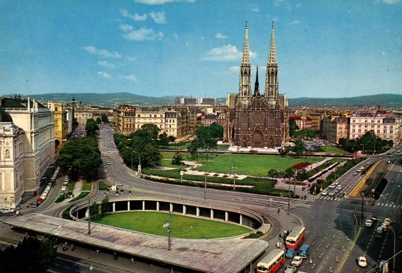 St Votiv Church,Vienna,Austria BIN